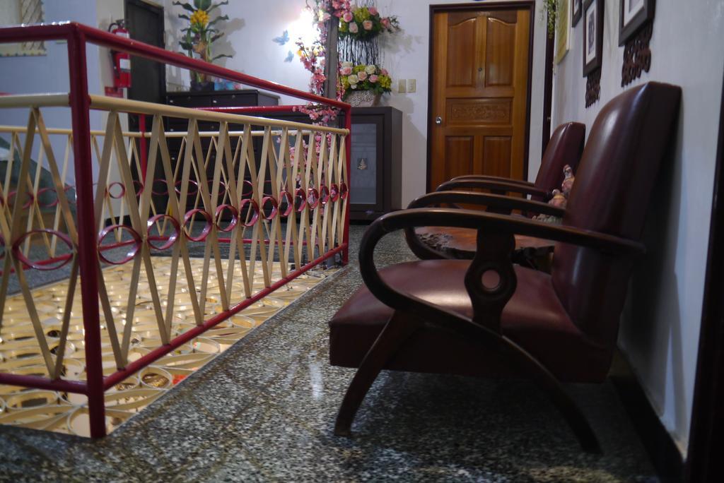 Hsin Hsin Hotel Мяолі Екстер'єр фото